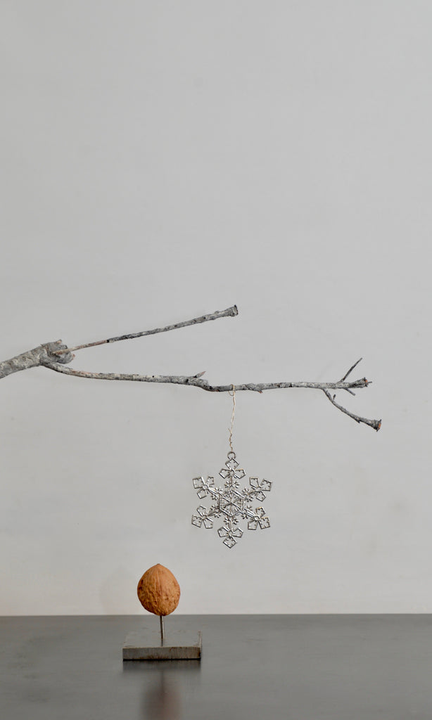 Christmas tin hanging snowflake