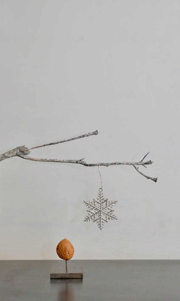 Christmas tin hanging snowflake