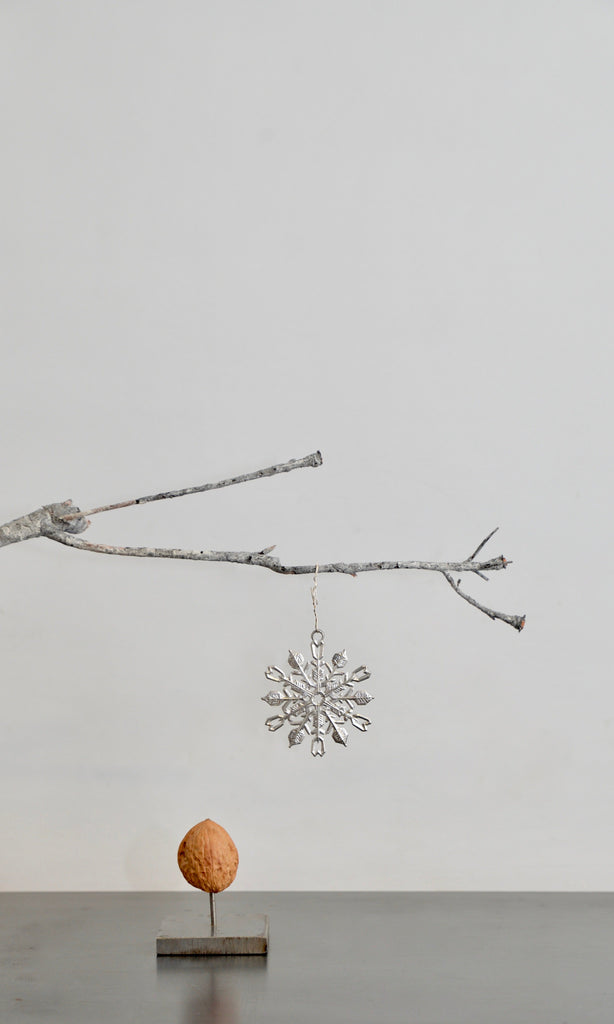 Christmas tin hanging snowflake