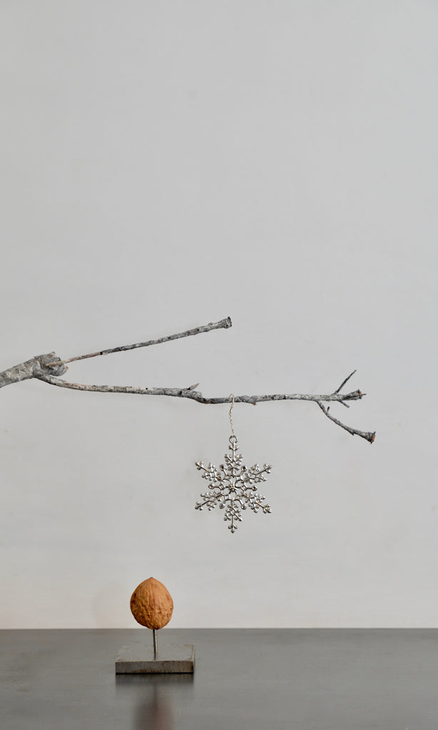 Christmas tin hanging snowflake