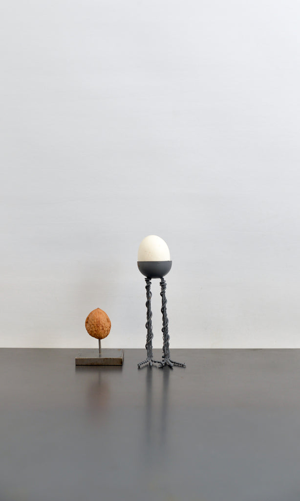 Egg cup with feet