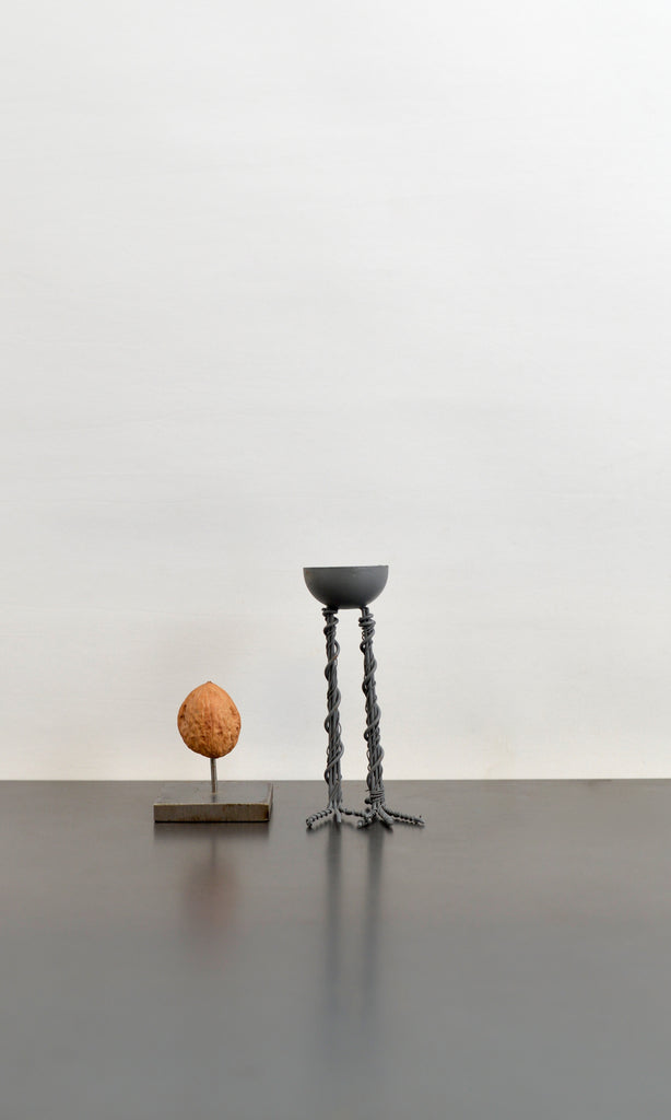 Egg cup with feet