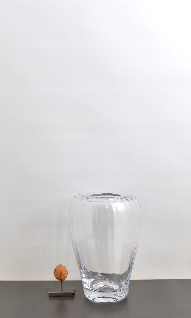 Clear glass ribbed vase