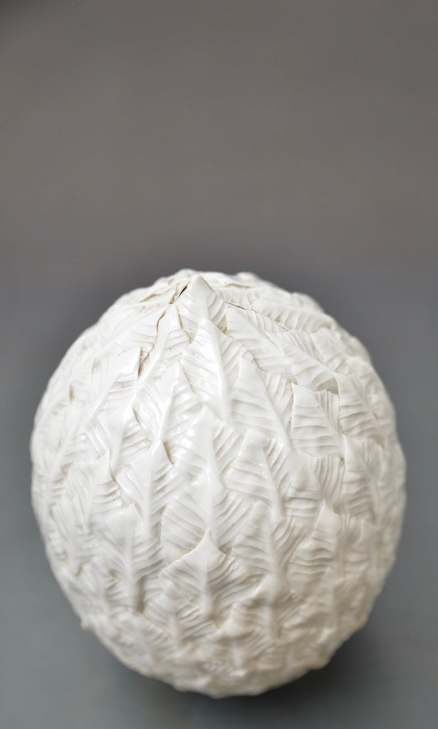Porcelain walnut / leaf object