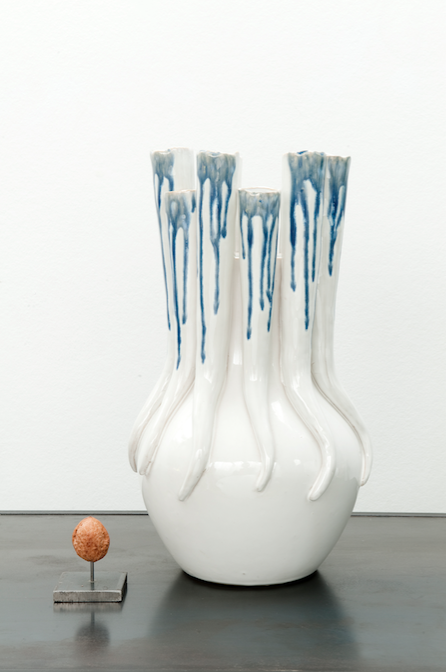 Spout vase