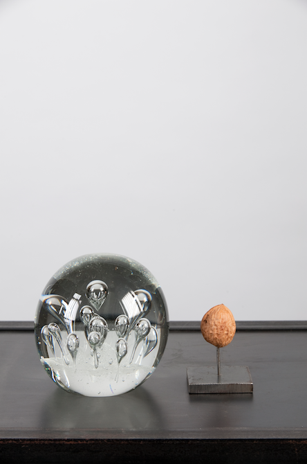 Glass paper press with bubbles large