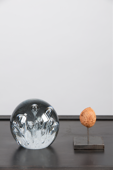 Glass paper press with bubbles small