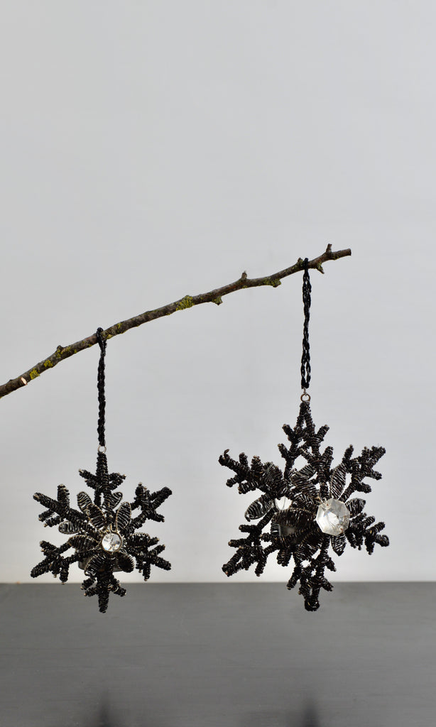 Beaded candle holder floral black