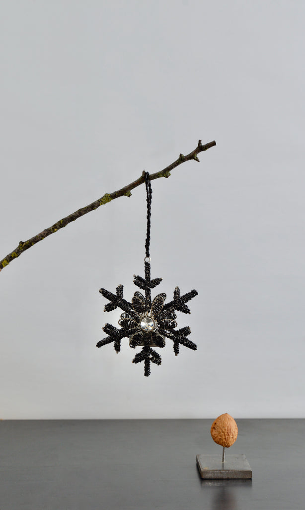 Beaded candle holder floral black