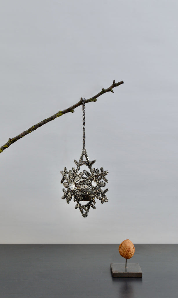 Beaded candle holder silver