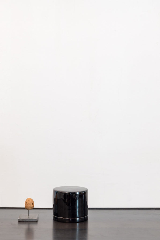 Object - Round Black Gloss Plastic Box With Inlay