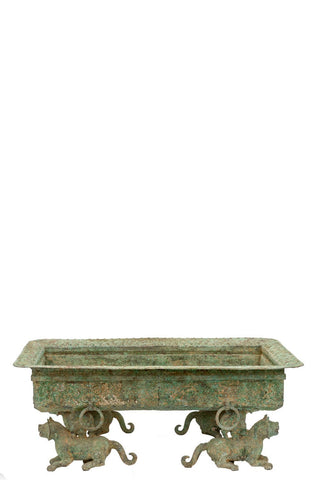 Chinese vintage bronze vessel