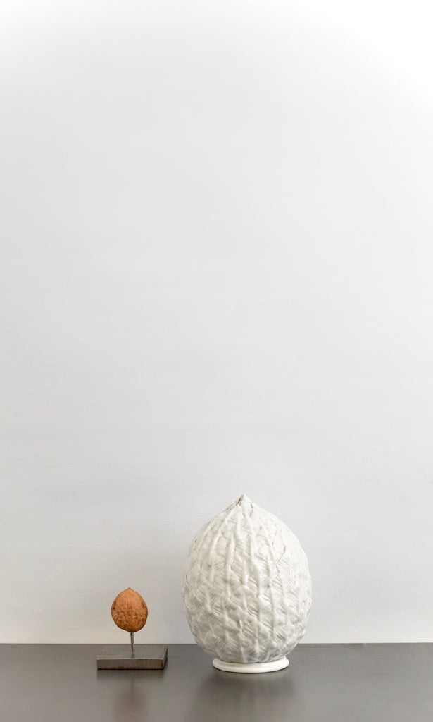 Porcelain walnut / leaf object