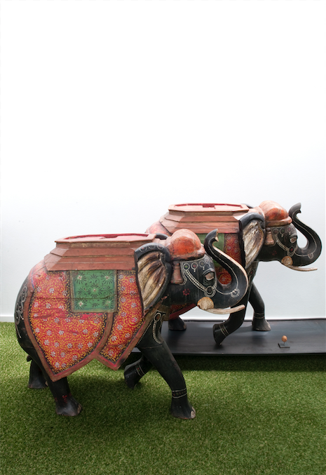 Wooden elephant set
