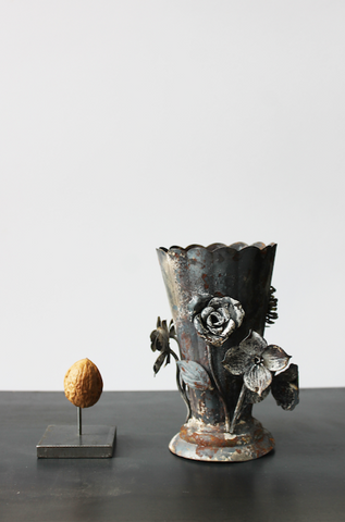 Metal rust flower vase